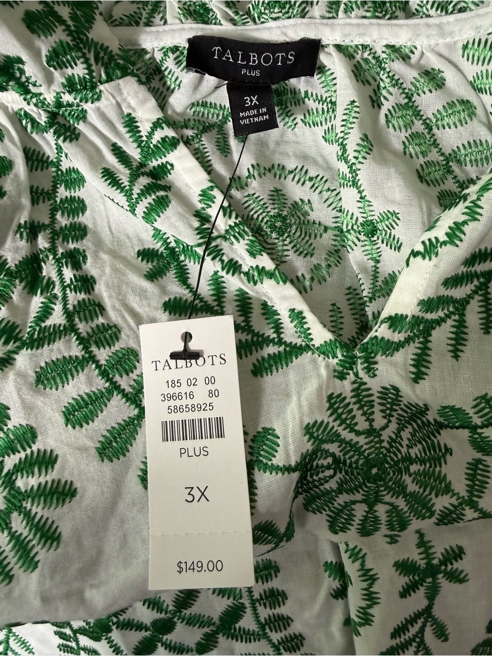 Talbots White with Green Embroidered Medallions Blouse. Plus Size NWT - Picture 5 of 9